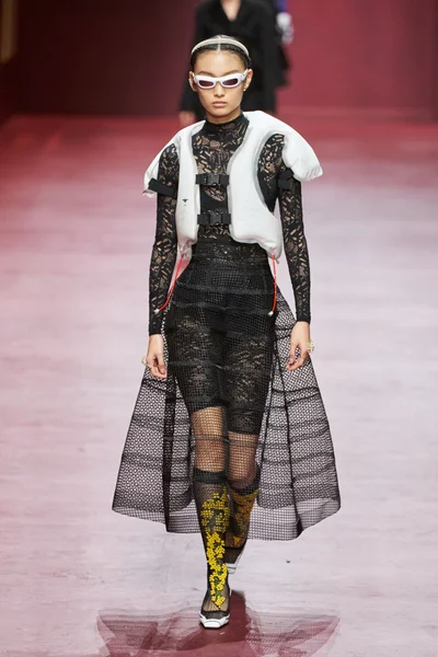 Look 12